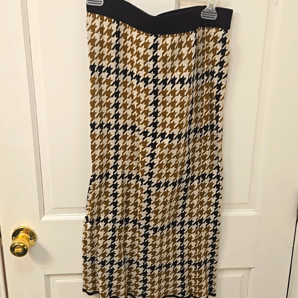 Houndstooth Pencil Skirt